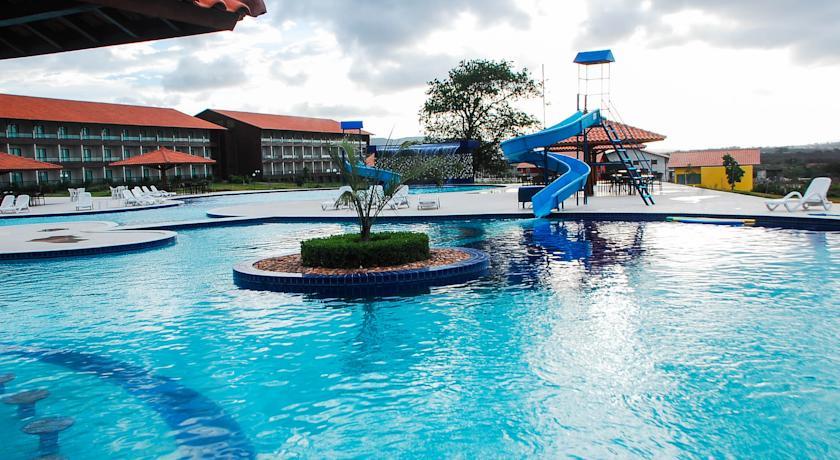 Отель Hotel Canarius de Gravatá
