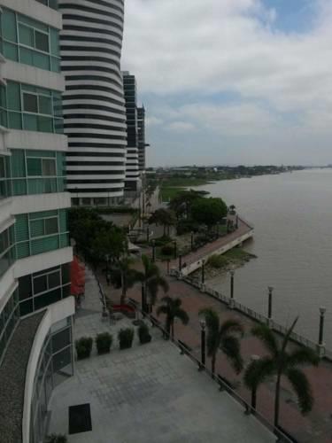 Suite amoblada en Condominio Riverfront II