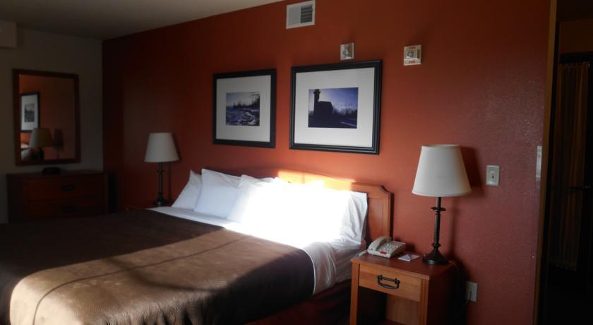 Отель AmericInn Lodge & Suites, Munising