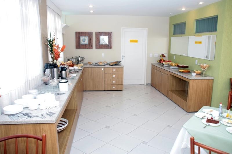 Отель Hotel Linhatur