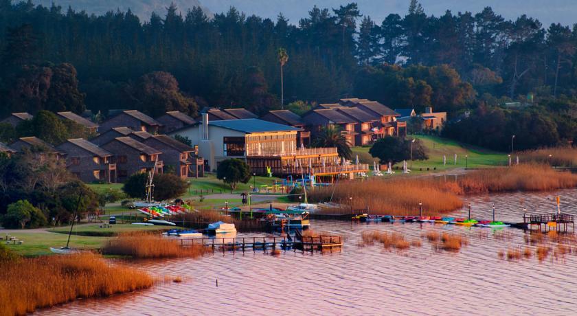 Отель Pine Lake Marina