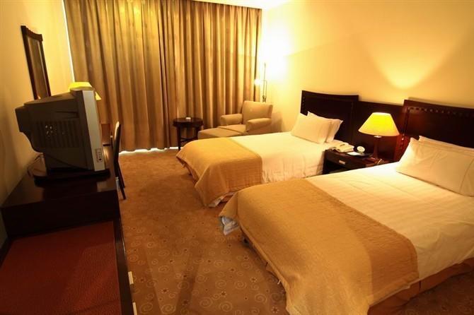Отель Country Garden Phenix Hotel
