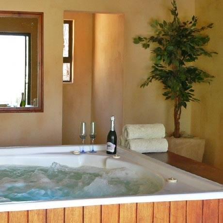 Отель Thabile Lodge