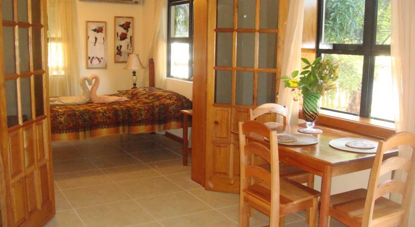 Апартаменты Dolce Cabana Waterfront Suites