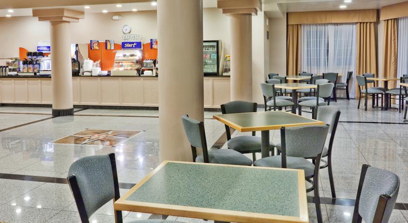 Отель Holiday Inn Express Santa Rosa
