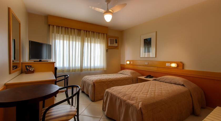 Отель Hotel Suarez Campo Bom