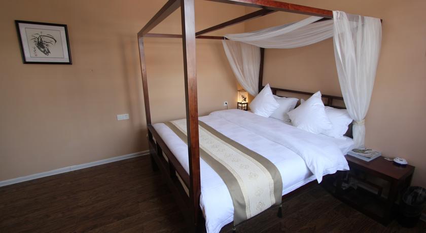 Отель Yours Hostel