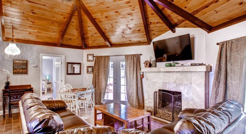 Апартаменты Harmony Hilltop Hideaway