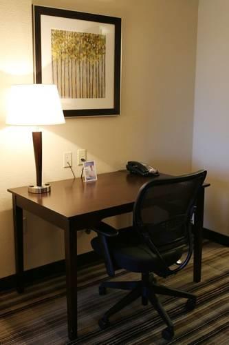 Отель Holiday Inn Express & Suites Nevada