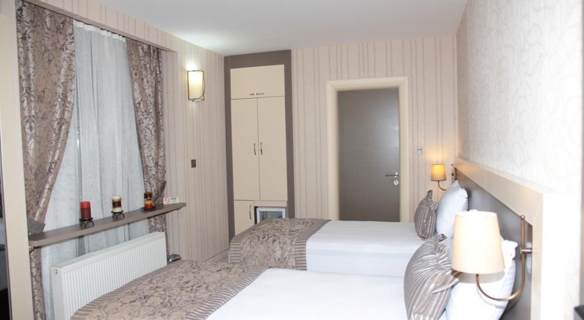 Отель Hotel Karaca