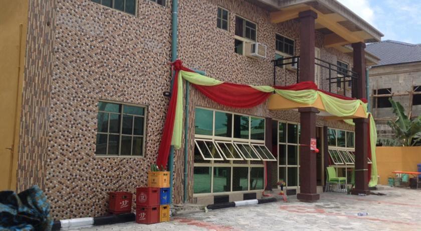 Отель Nowoola Palace Hotel and Suites