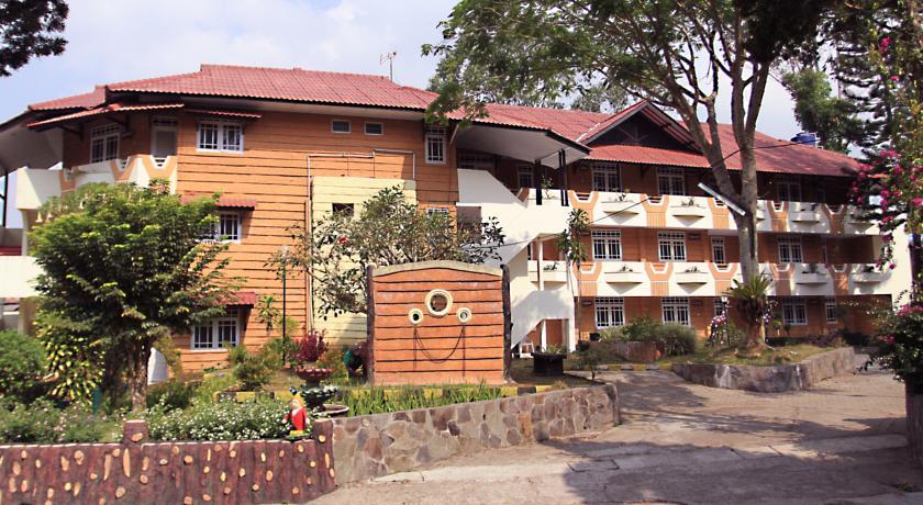Отель Hotel Ciloto Indah Permai