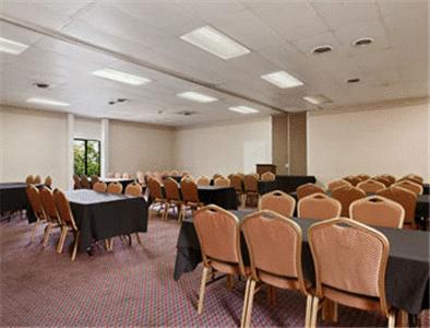 Отель Howard Johnson Inn Cincinnati