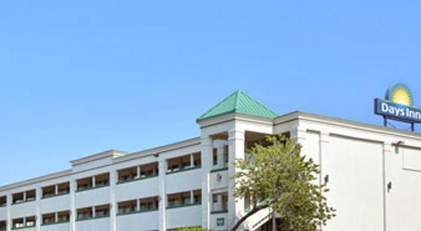 Отель Days Inn Alexandria