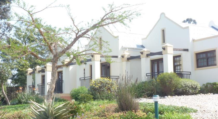 Отель Langeberg Guest Lodge