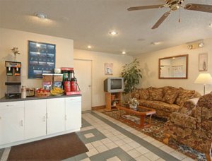Отель Days Inn Auburn Finger Lakes Region