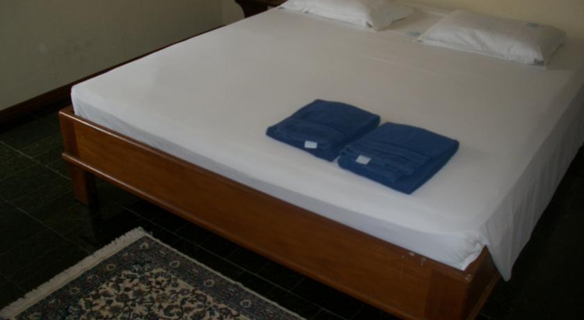 Отель Bigs Hotel