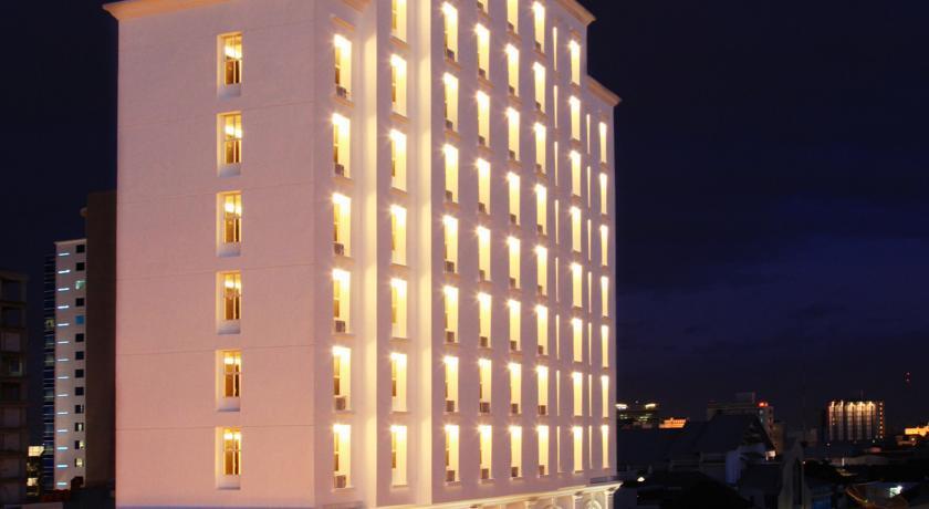 Отель Same Hotel Makassar