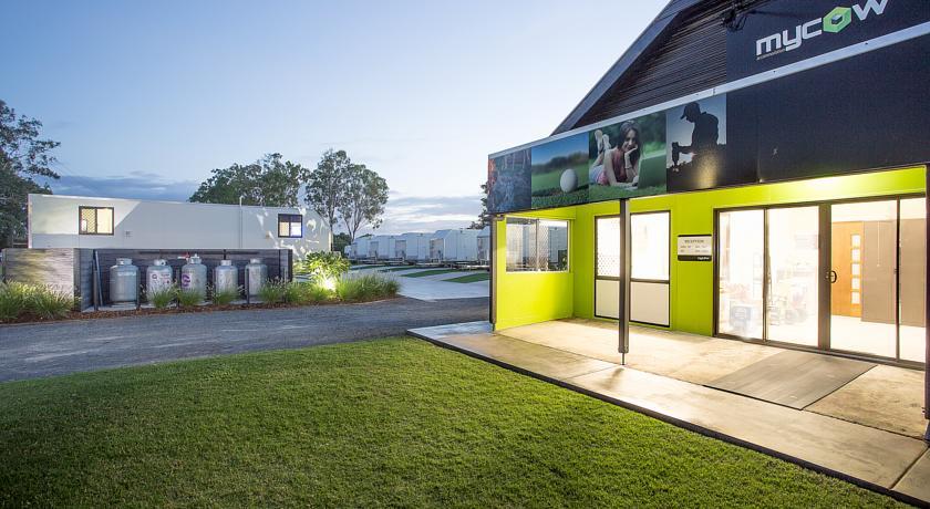 Отель Mycow Accommodation Mackay