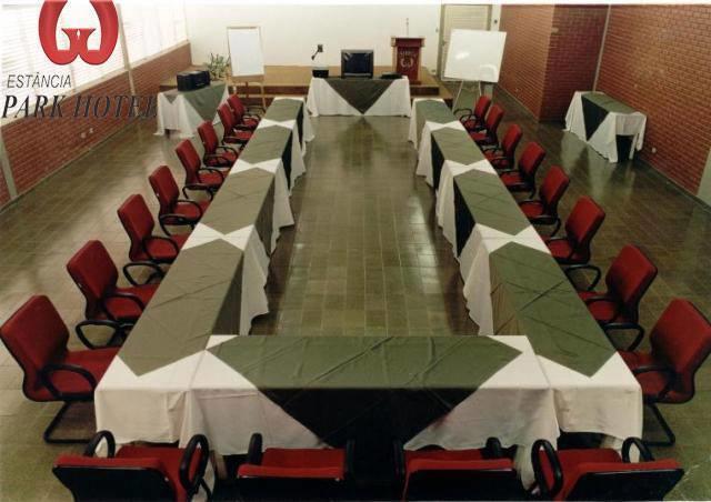 Отель Estancia Park Hotel