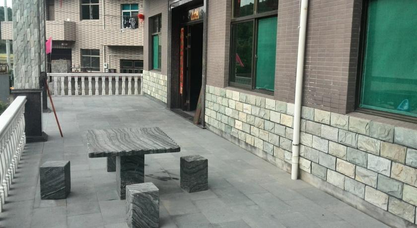 Отель Tonglu Longyinju Hostel