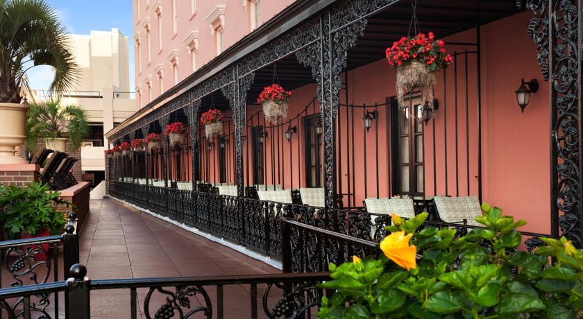 Отель Holiday Inn Charleston-Mills House