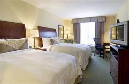 Отель Econo Lodge 5