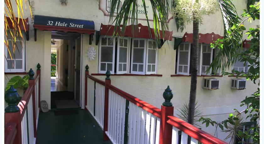 Мини-отель Coral Lodge Bed and Breakfast Inn