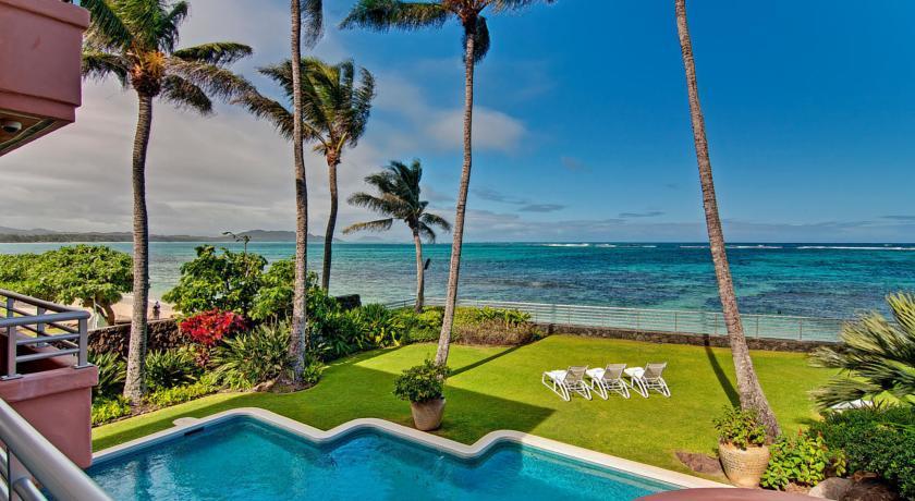 Апартаменты Oceanfront Luxury Beach Estate