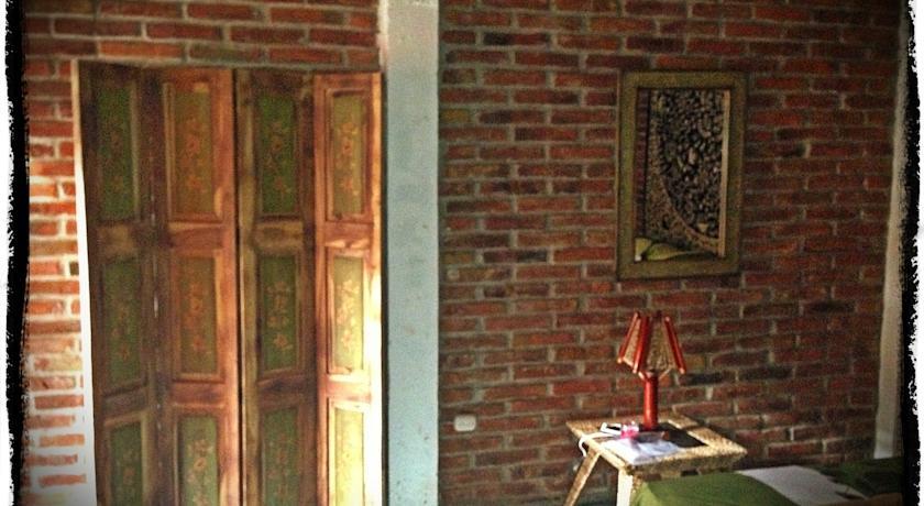 Отель Bromelia Nature Lodge Retreat/Healing Center