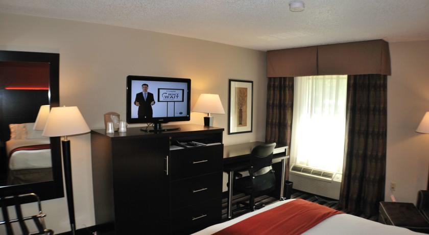 Отель Holiday Inn Express Nashville W-I40