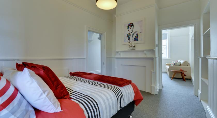 Апартаменты Portsea Place
