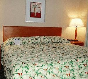 Отель Fairfield Inn and Suites by Marriott Woodbridge