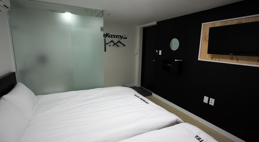 Ekonomy Hotel Myeongdong Central