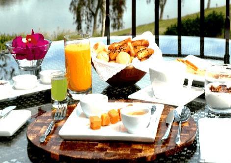 Отель Lake Villas Charm Hotel