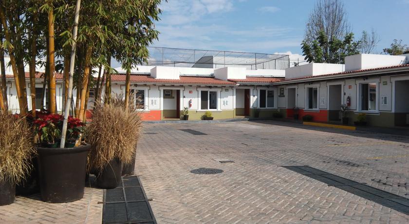 AUTOHOTEL AQUILES