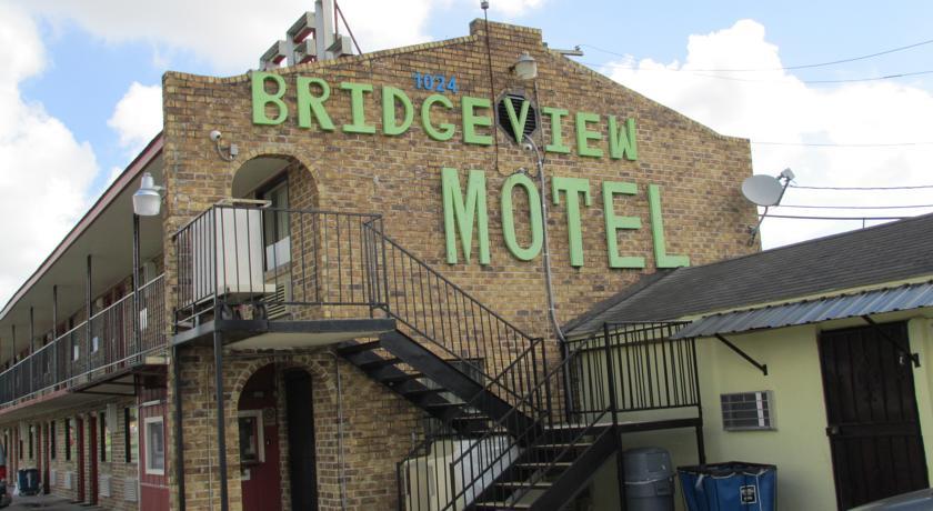 Отель Bridgeview Motel