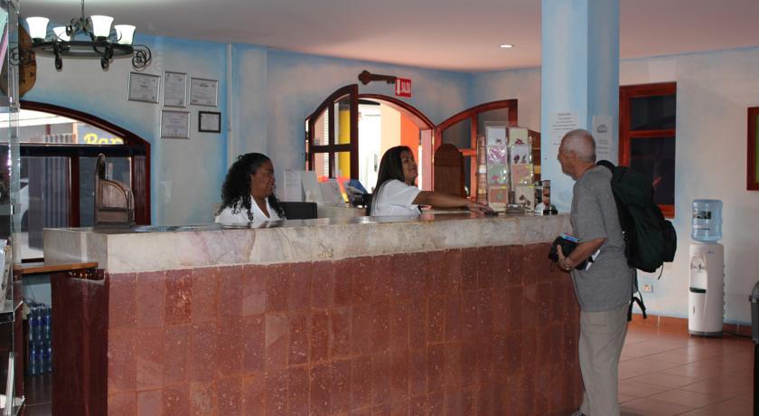 Отель Hotel Los Arcos