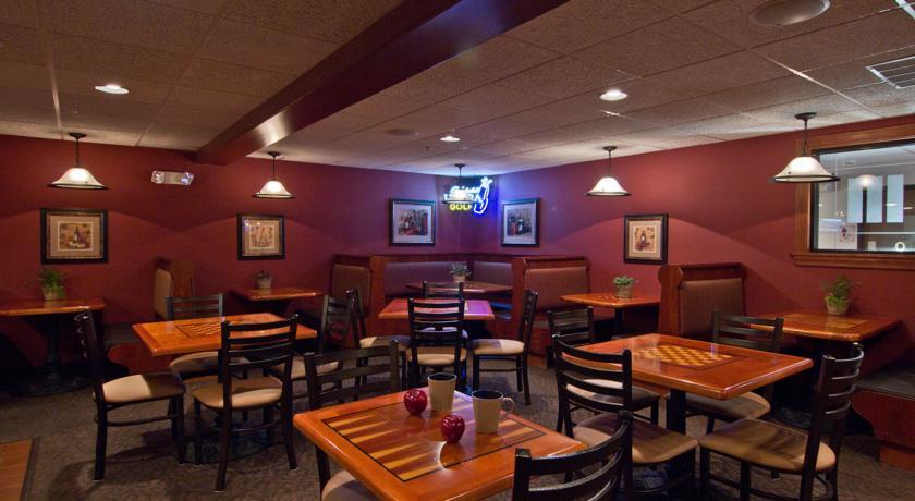 Отель Schoenbrunn Inn & Suites