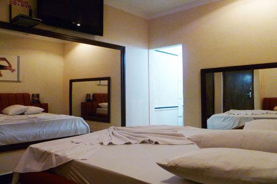 Отель Dinys Motel (Adults Only)