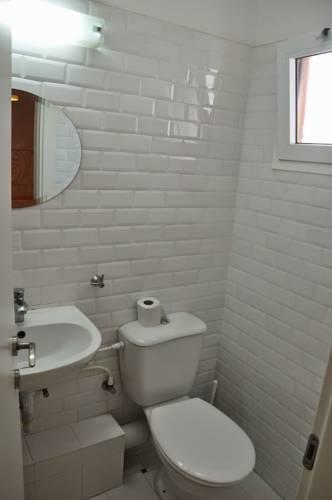 Апартаменты Three-Bedroom Apartment in Bat-Yam