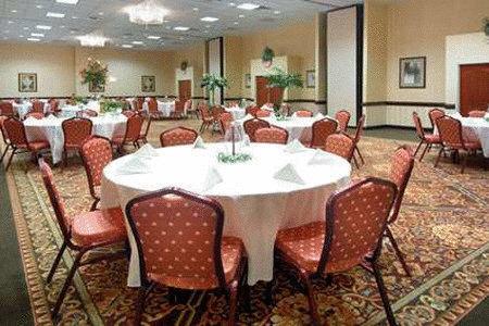 Отель Hampton Inn & Suites Wilson I-95