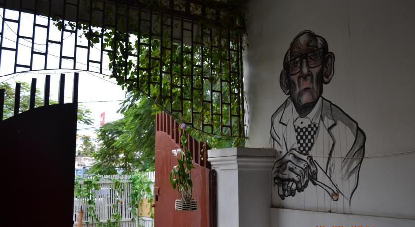 The 4:20 hostel and bar