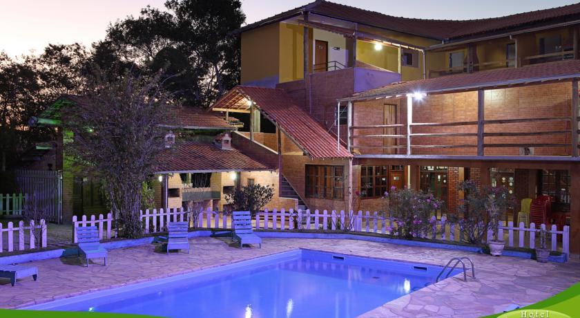 Отель Hotel Alpha Ville Chalés