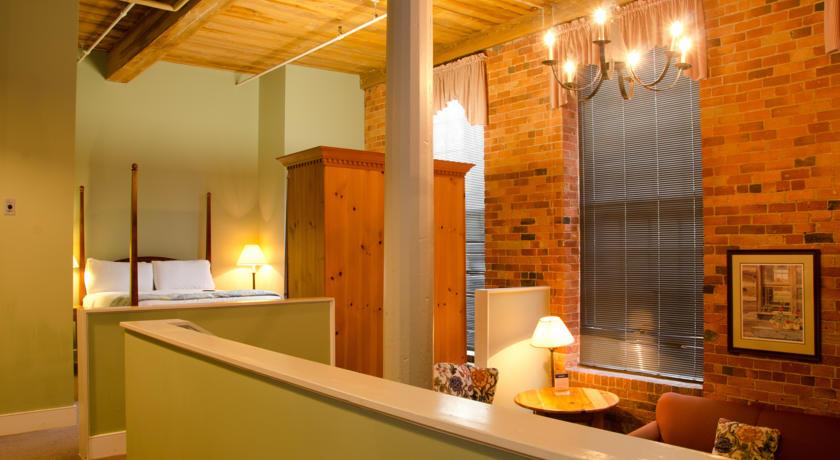 Отель Brookstown Inn