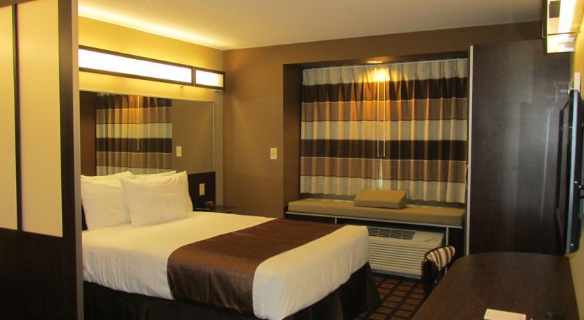 Отель Microtel Inn & Suites by Wyndham