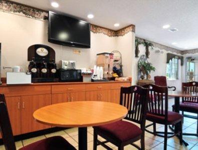 Отель Microtel Inn & Suites by Wyndham Auburn