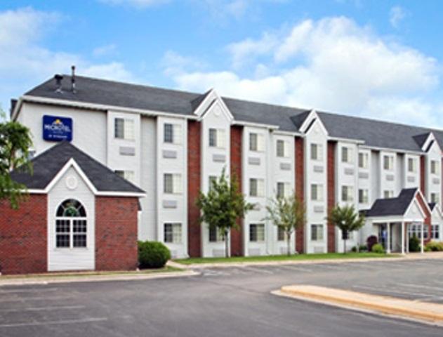 Отель Microtel Inn and Suites Appleton