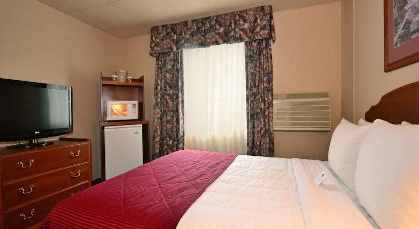 Отель Clarion Hotel Baraboo