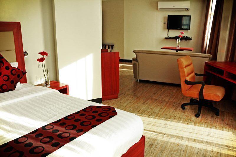 Отель Cherry Midtown Hotel